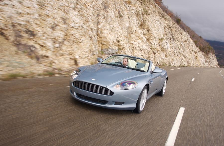  Aston Martin DB9 Volante 2004 года  (UK) (фото 11 из 38)